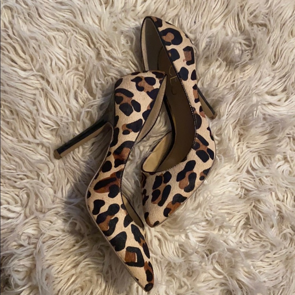 BCBG Paris Jaze Leopard Pump